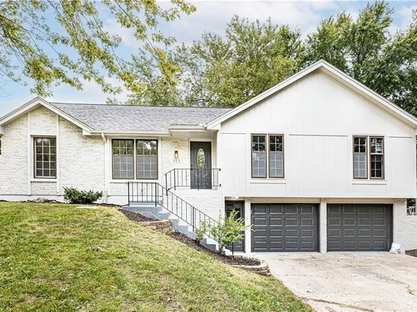 515 NW 66th St, Kansas City, MO 64118