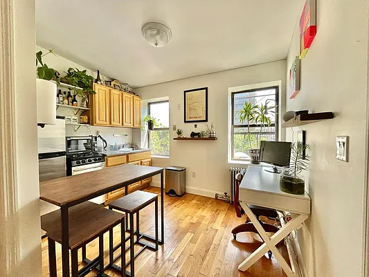 Rented by Lodger Corp | media 28