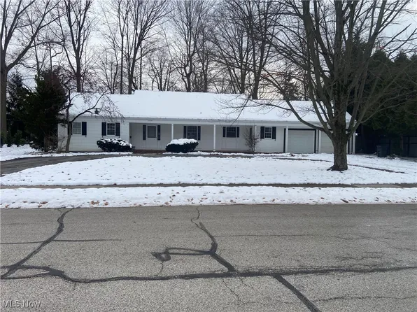 22495 Berry Dr, Rocky River, OH 44116