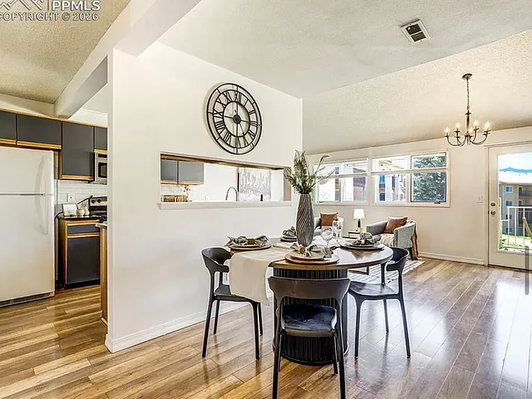 518 Observatory Dr — Photo 6