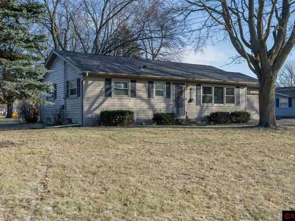 1621 Clare Ct, North Mankato, MN 56003