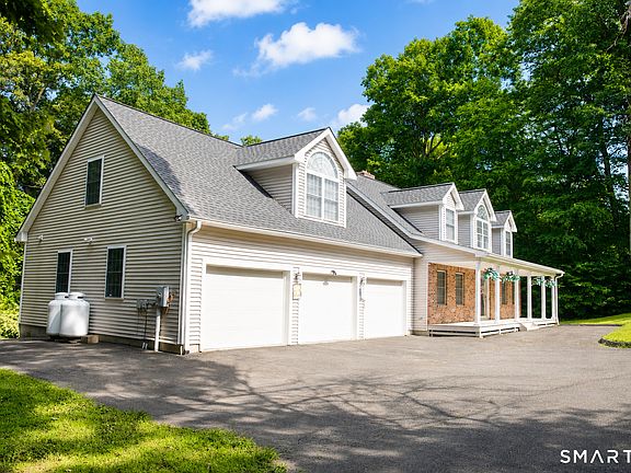 2nd image of 46 Washington Drive