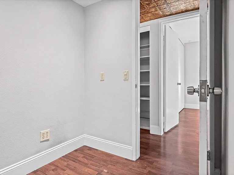 140 Walnut Ave #2F — Photo 8