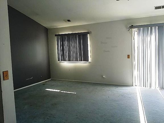 4th image of 25 Illinois Ave Unit M2