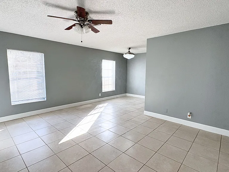 5855 S 37th St #5857 — Photo 4