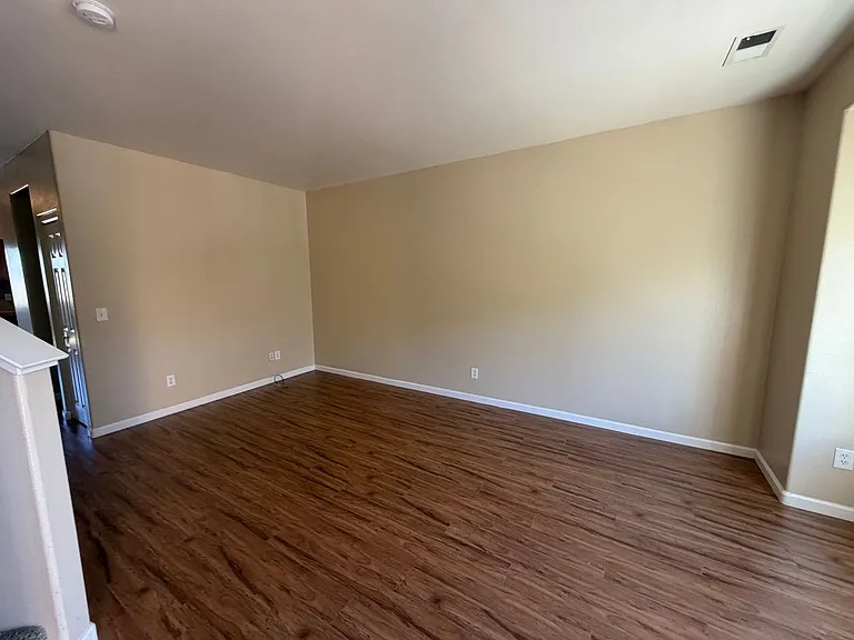 260 John Eugene Ct — Photo 6