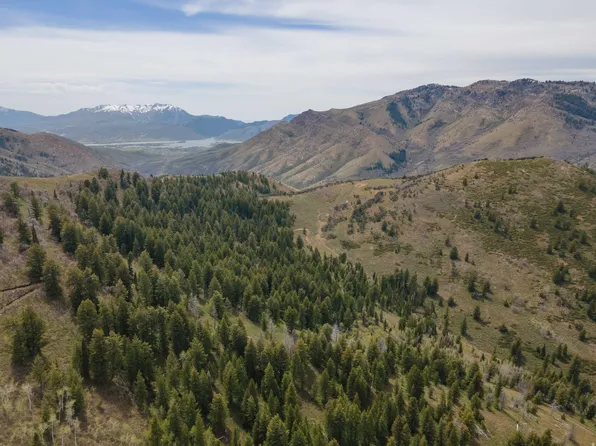 40 Sunridge Cir, Huntsville, UT 84317