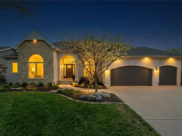 15617 Pawnee St, Overland Park, KS 66224