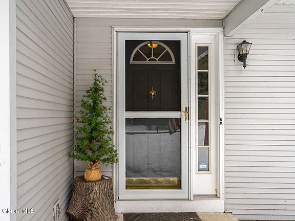2nd image of 9 Adirondack Court