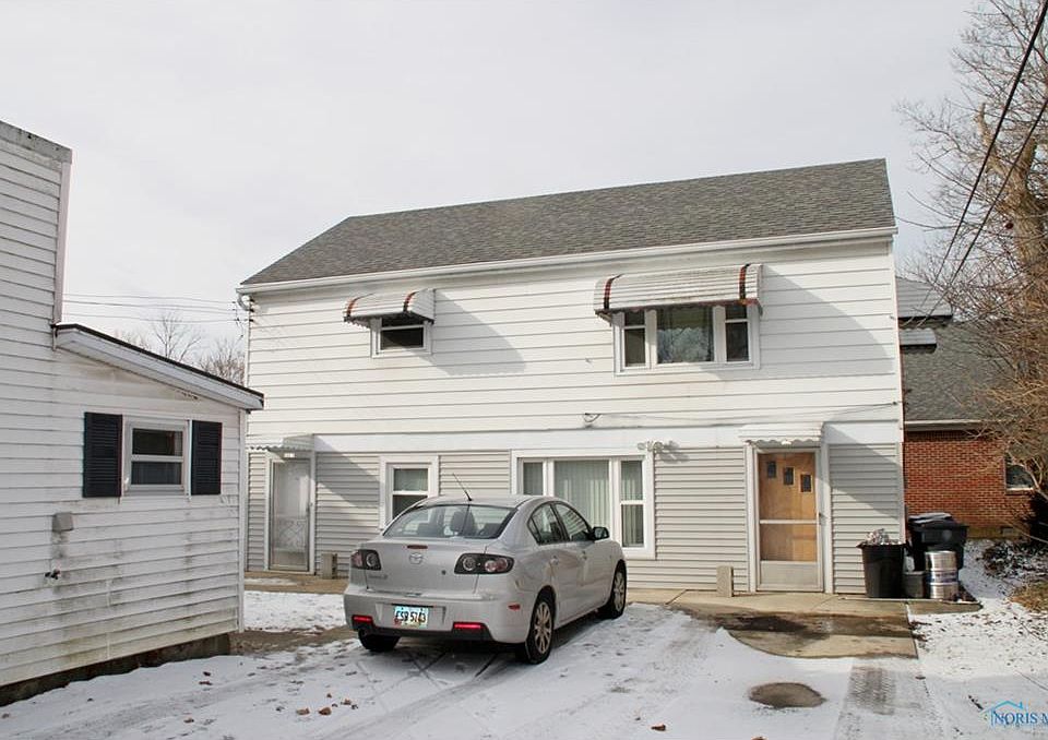 2nd image of 124 S Maple St