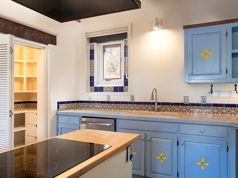 377 Calle Loma Norte — Photo 10