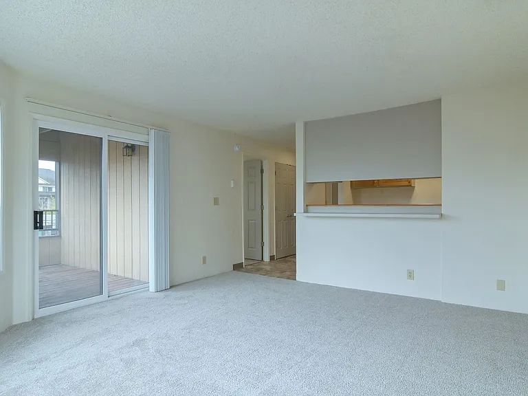 Hess Apartments — Photo 25