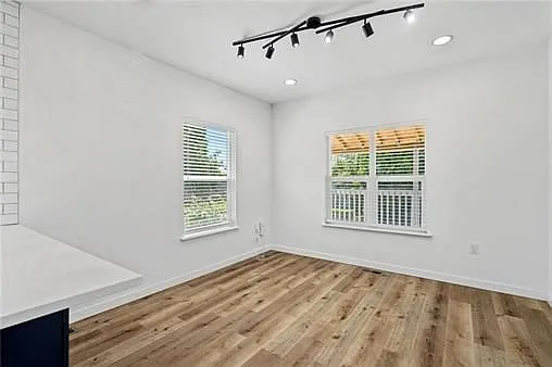 3627 Woodland Ave — Photo 8