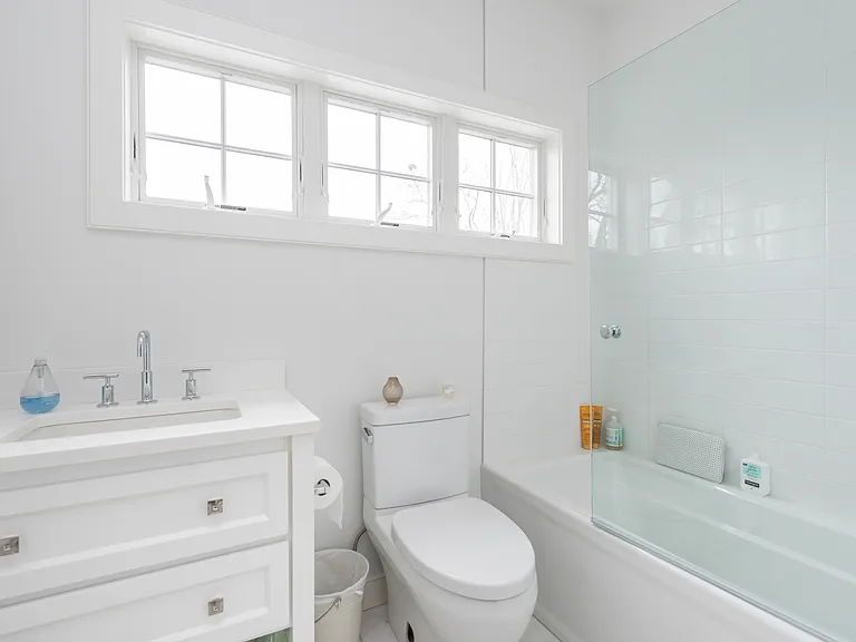 21 Richards Dr — Photo 12
