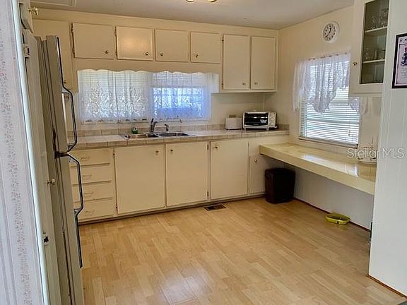 4th image of 34424 Oleander Dr