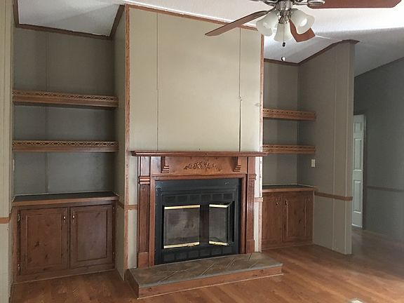 Living room Fireplace 