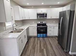 1011 Pawnee Dr NW, Cedar Rapids, IA 52405