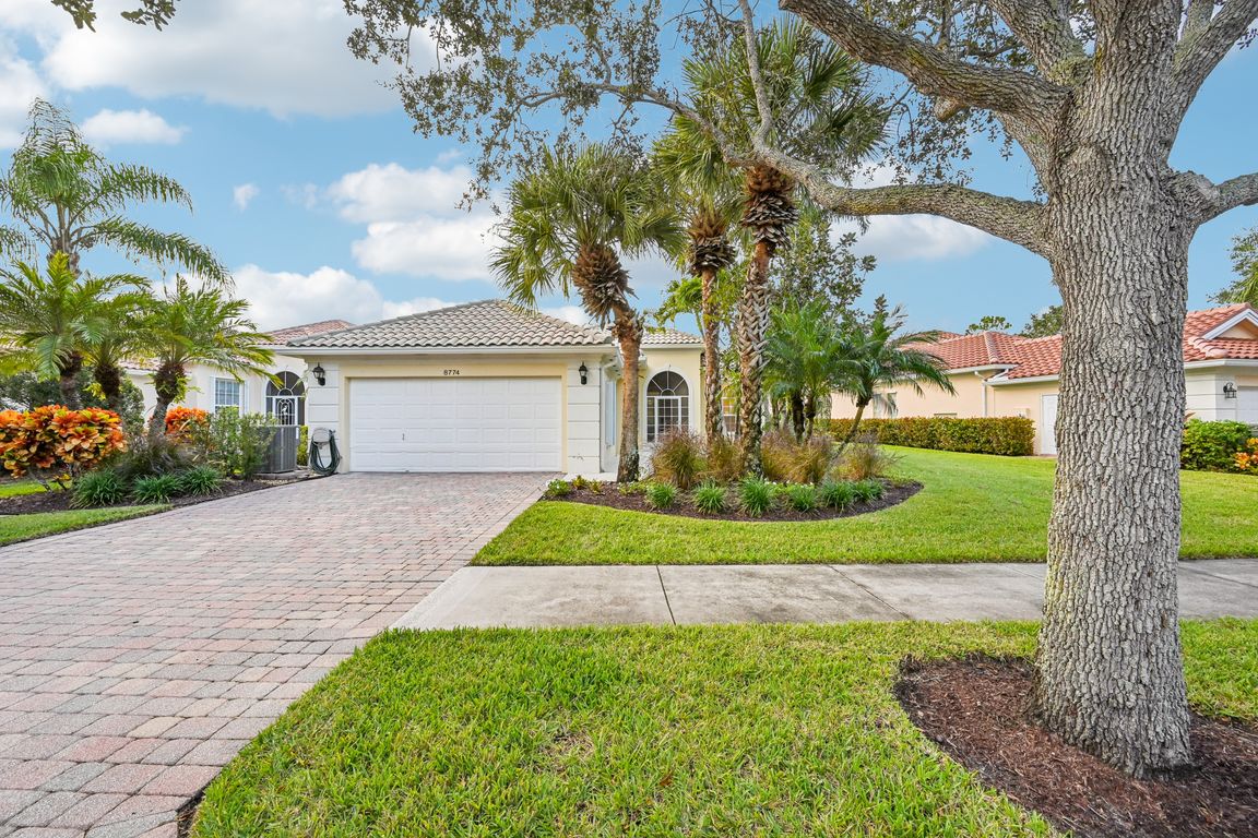 SE Retreat Dr-S0611-001.jpg