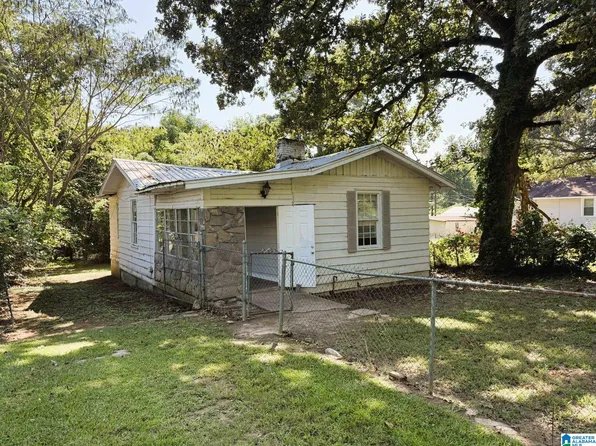 324 Railroad Ave, Adamsville, AL 35005