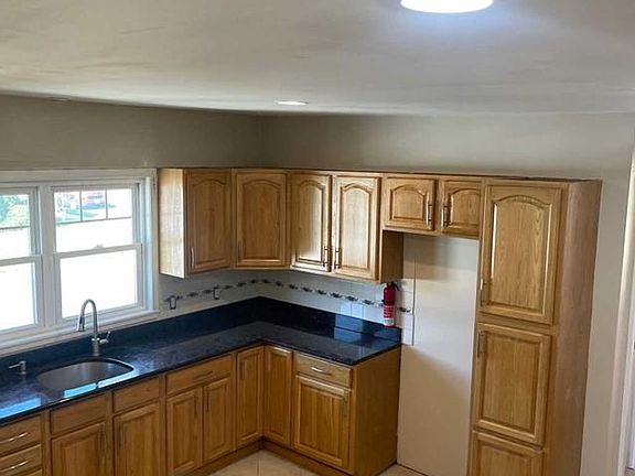 2nd image of 8-02 Fern St