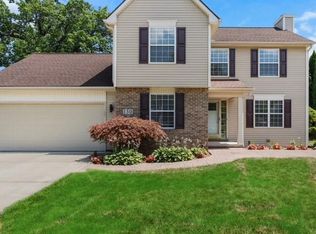 130 Glenwood Dr, Walled Lake, MI 48390