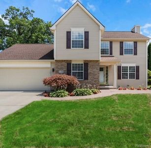 130 Glenwood Dr, Walled Lake, MI, 48390