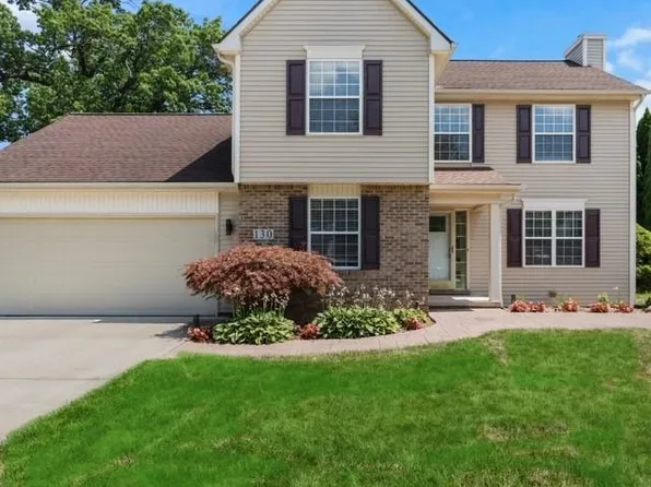 130 Glenwood Dr, Walled Lake, MI 48390