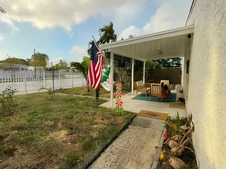 NW 39th Ave — Photo 6