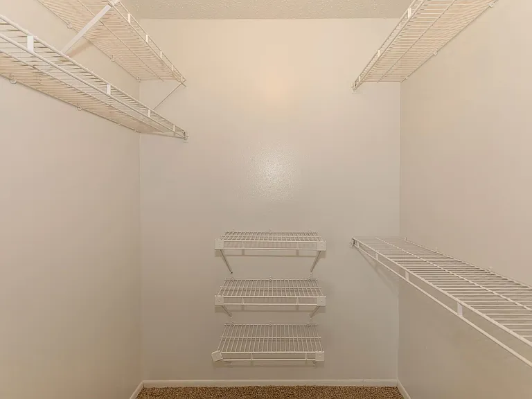 Winding Creek Apartments — Photo 37