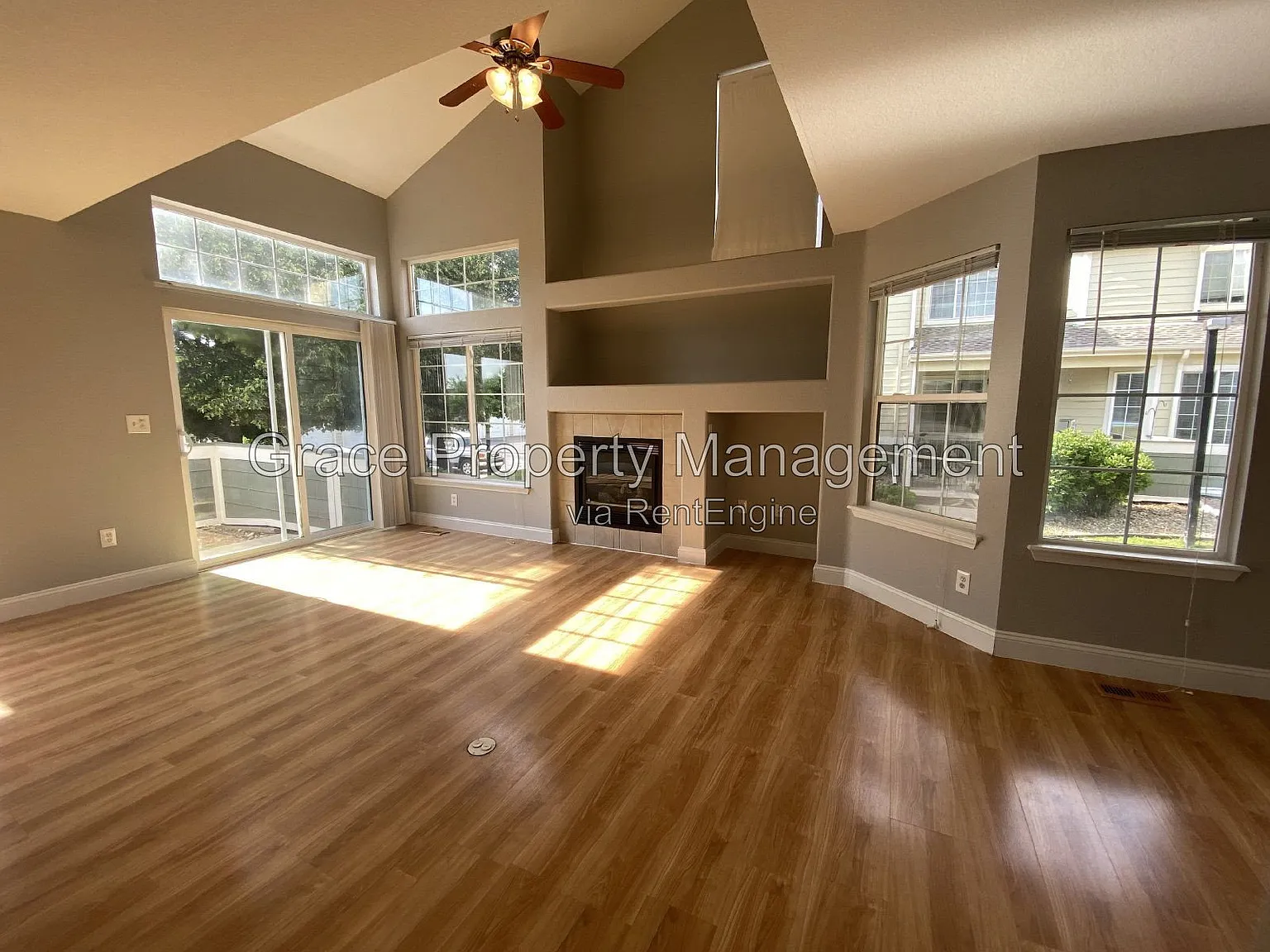 2 bed, 2.5 bath, 1709 sqft, $2,095 — Photo 2