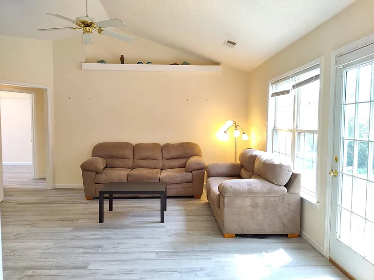 530 Lake Park Dr — Photo 6