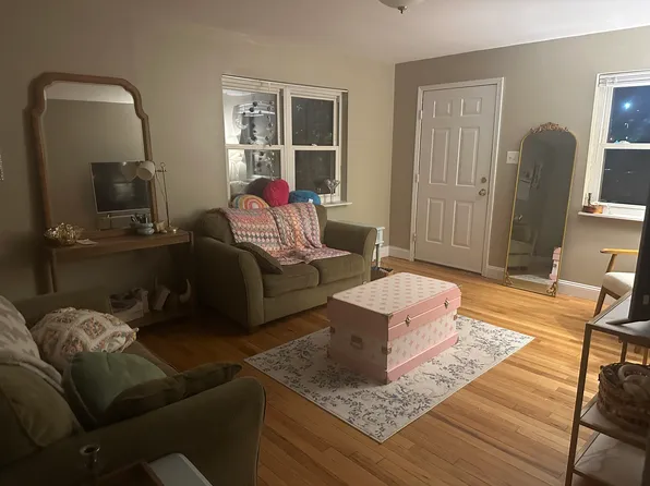 10 Bon Jan Ln, Highland Heights, KY 41076