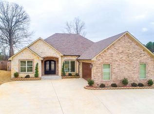 1602 Riviera Dr, Longview, TX 75605