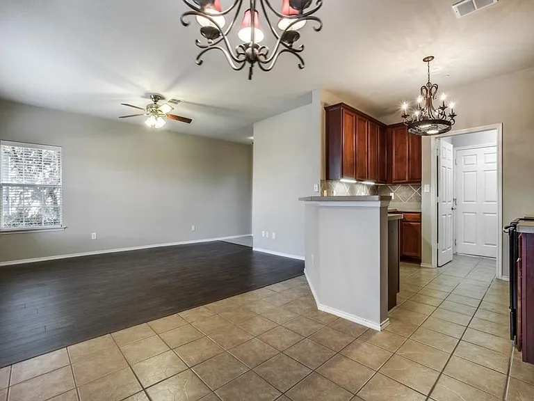 4531 Woodsboro Ln — Photo 16