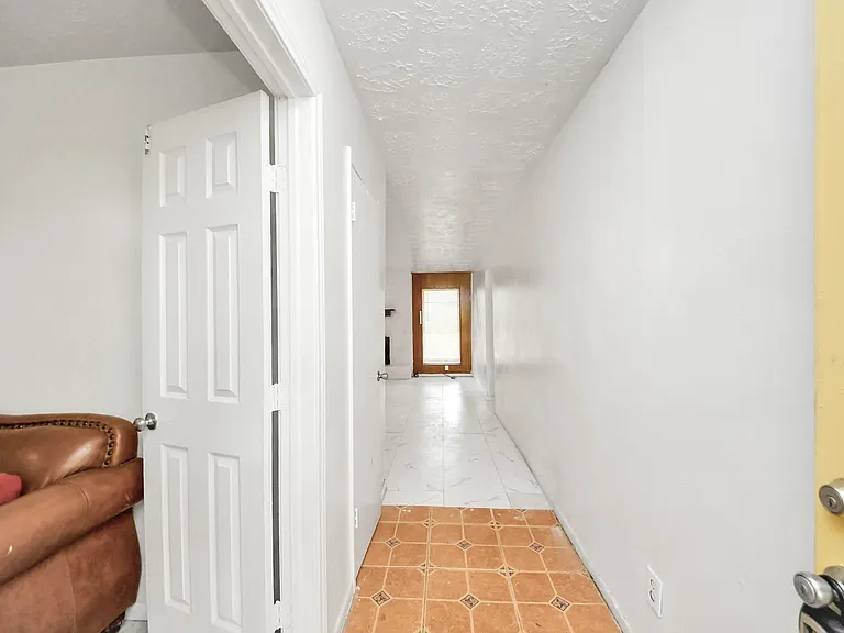 9131 Rentur Dr — Photo 2