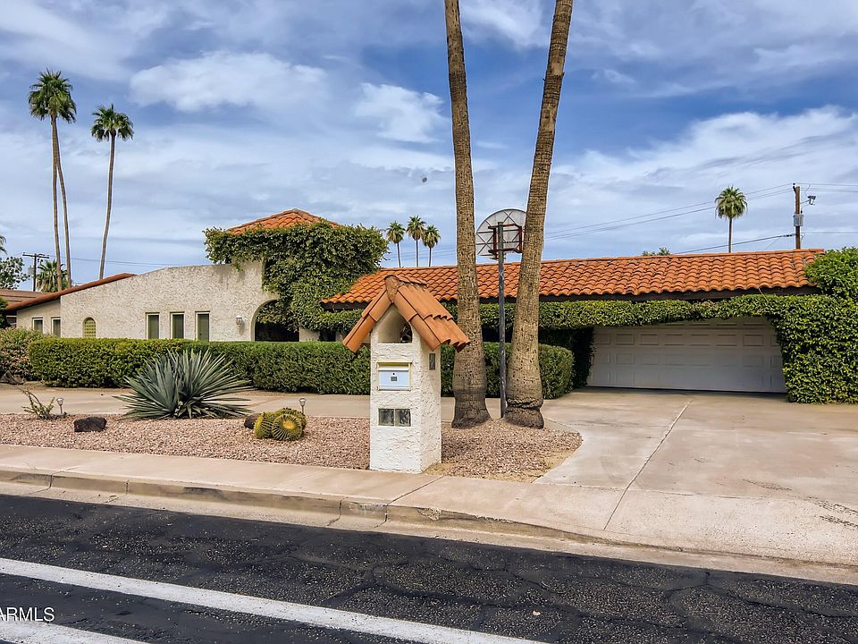 1st image of 112 W Moon Valley Dr