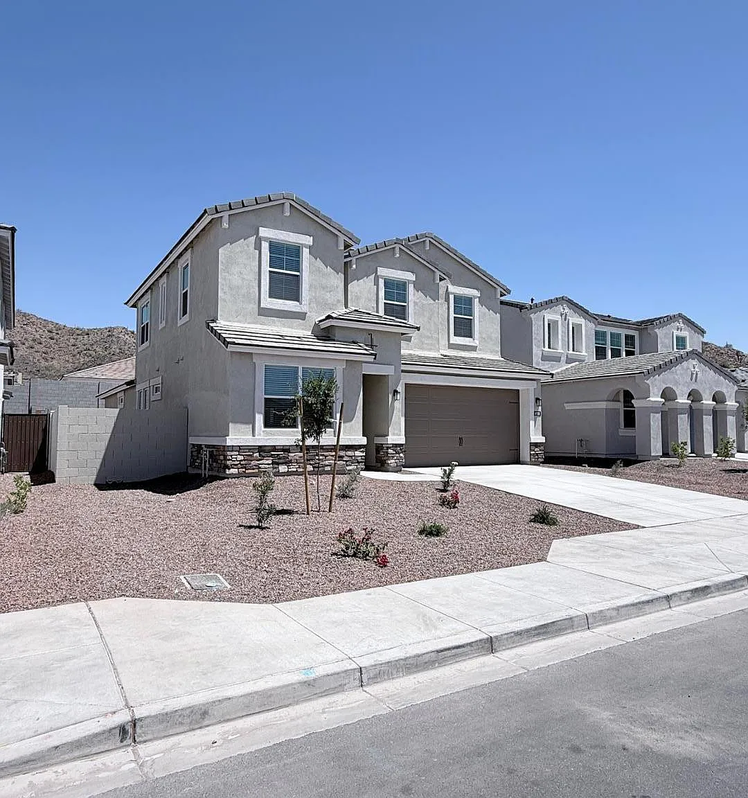 5 bed, 3.0 bath, 2837 sqft, $3,750 — Photo 2