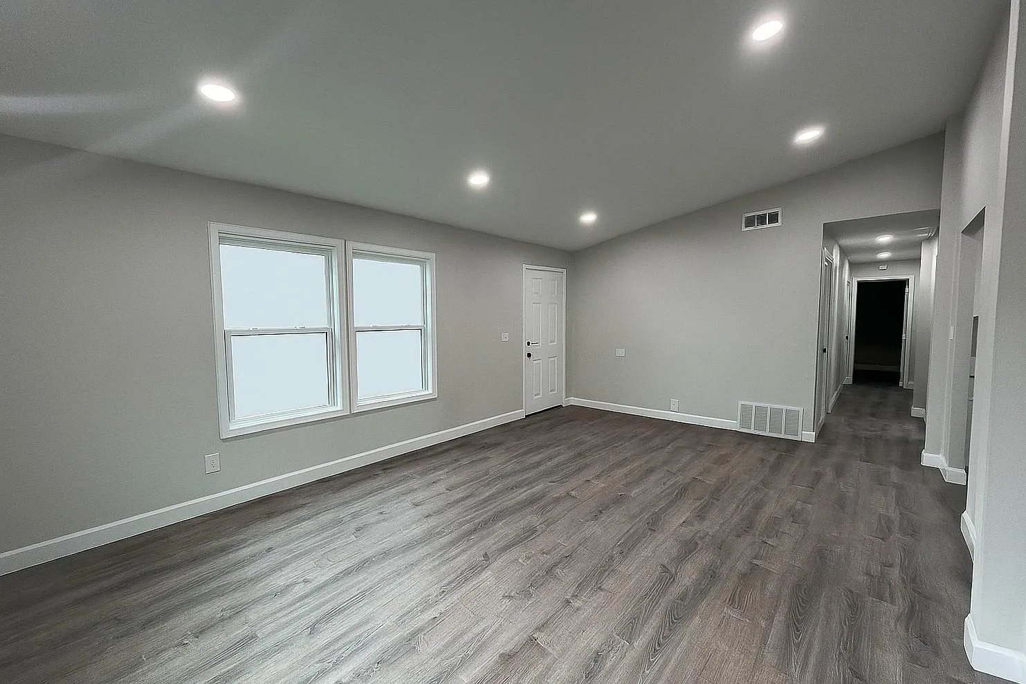 3 bed, 2.0 bath, 1344 sqft, $1,750 — Photo 2