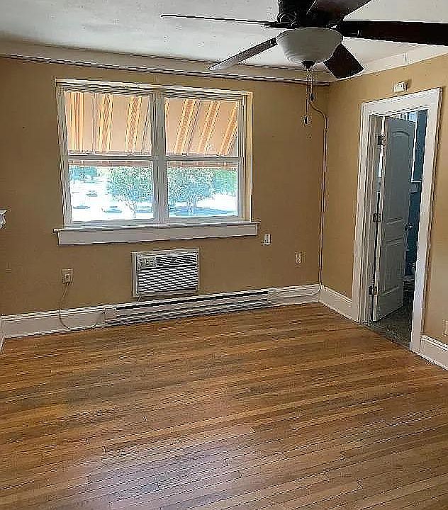 2nd image of 214 Ashe Ave #401