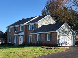 17 Taylors Farm Dr, Newark, DE 19711