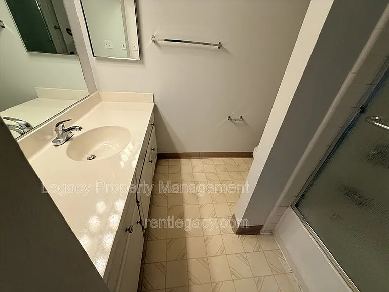 339 Bridge Pl — Photo 9