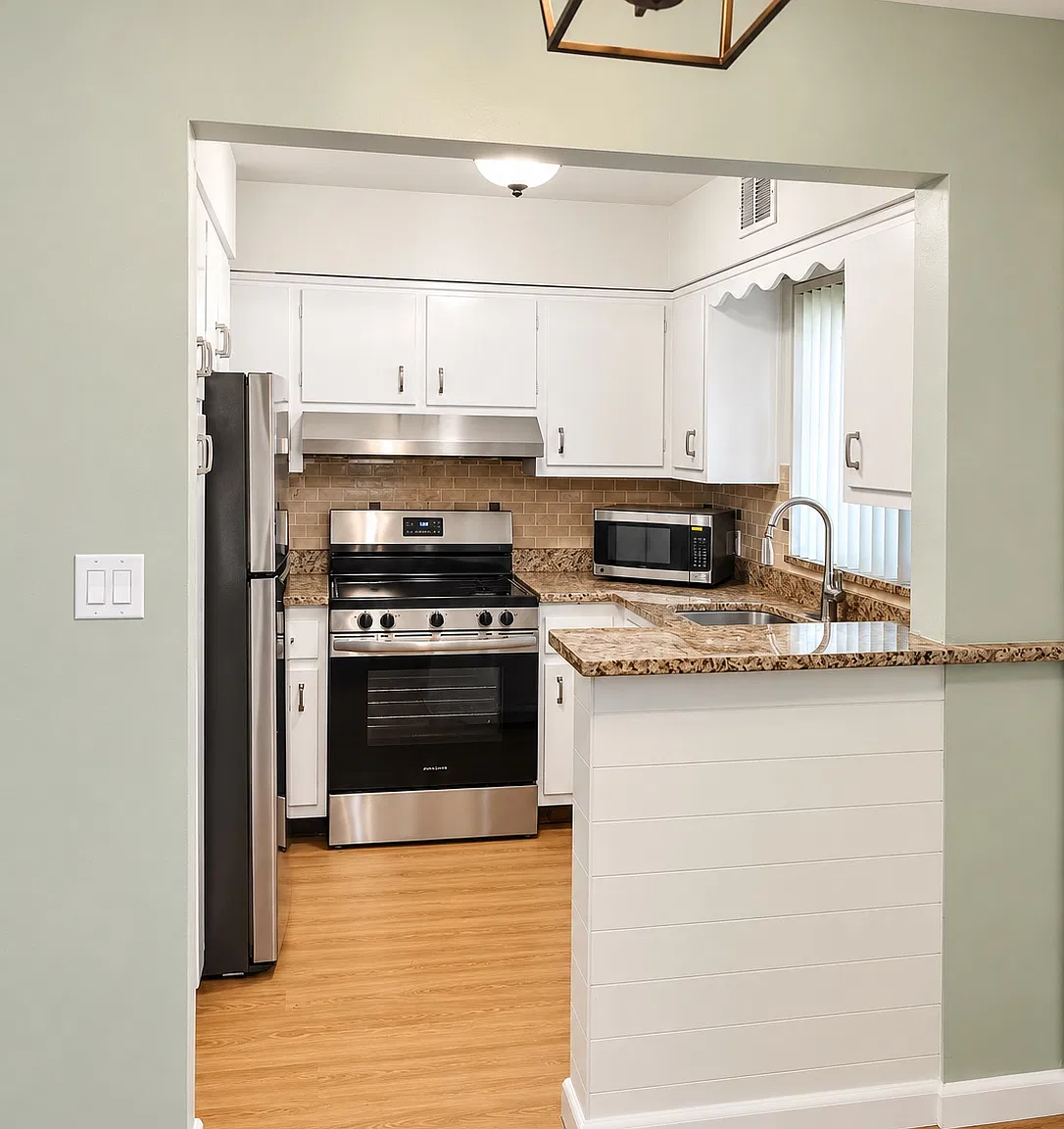 2 bed, $1,950 — Photo 1