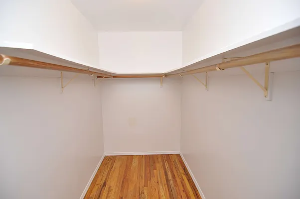 Sold by Click View Realty LLC | media 9