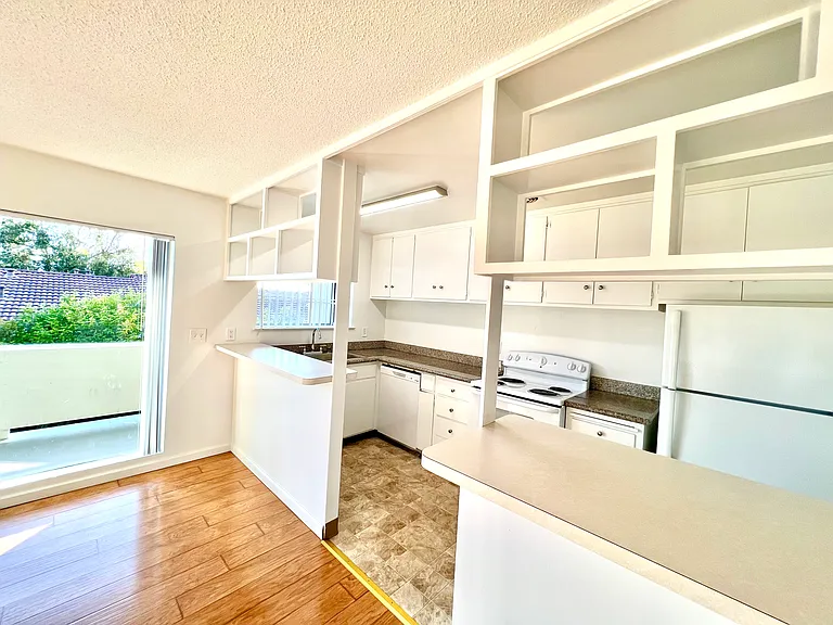 928 Fletcher Ln #2 — Photo 6