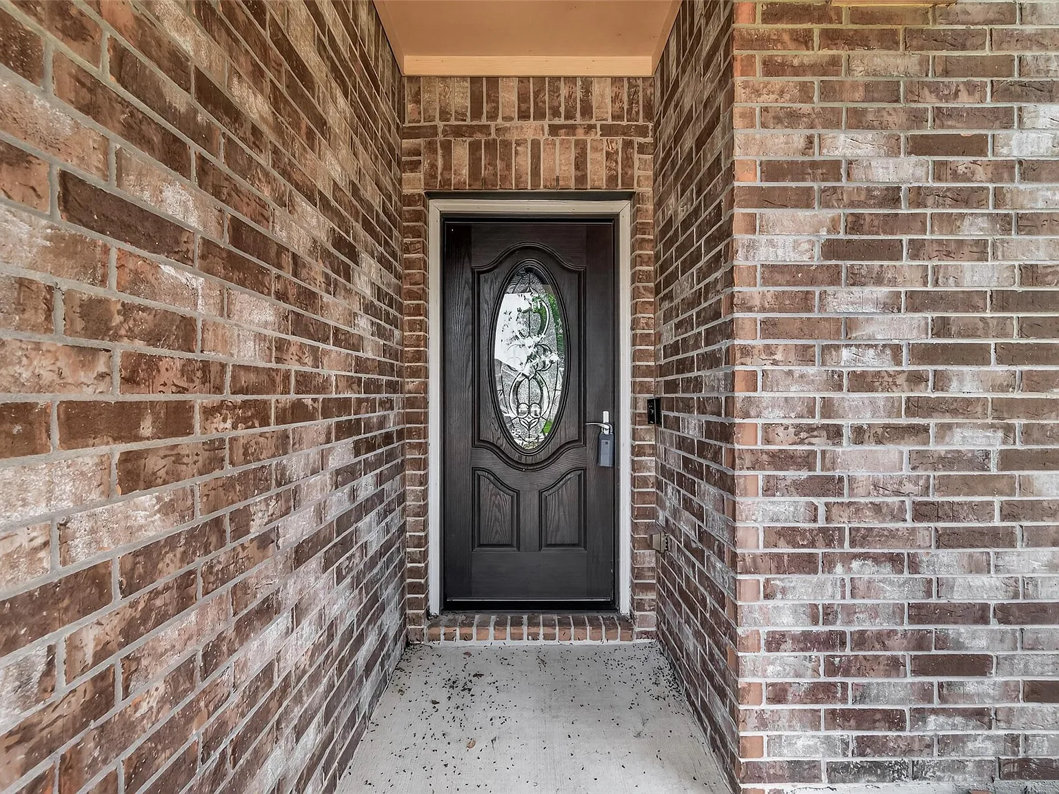 15711 Huddleston Drive — Photo 2