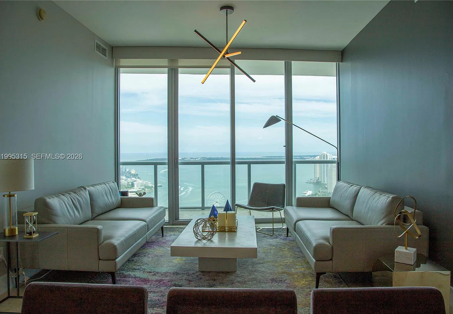 2 bed, 2.5 bath, 1318 sqft, $6,800 — Photo 3