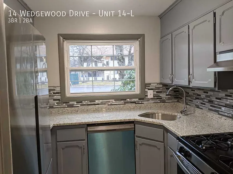 14 Wedgewood Dr #14-L — Photo 1