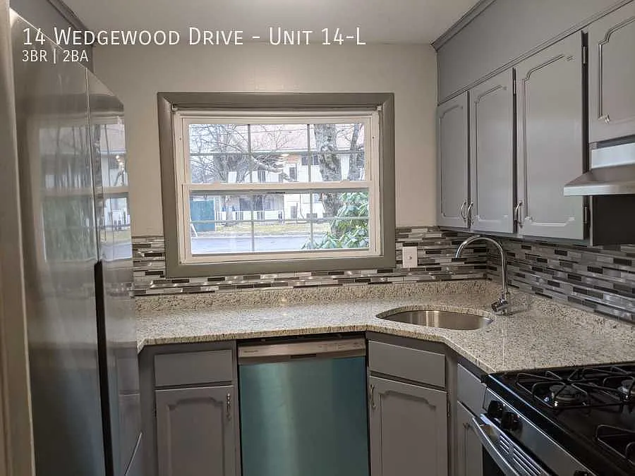 14 Wedgewood Dr #14-L