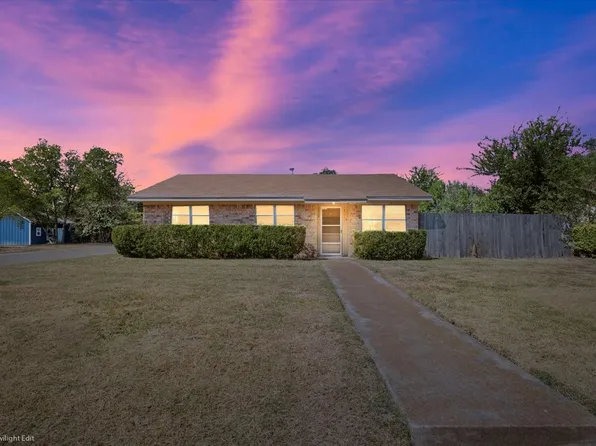 1018 S 11th St, Temple, TX 76504