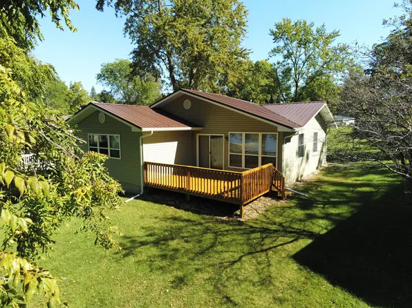 110 Lukesport Dr, Quincy, MI 49082
